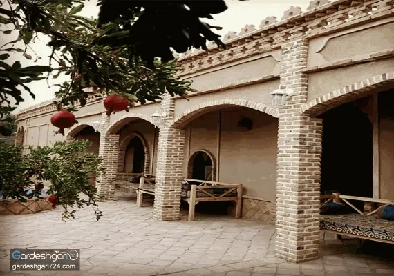 اقامتگاه بومگردی انارستون