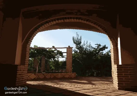 اقامتگاه بومگردی انارستون