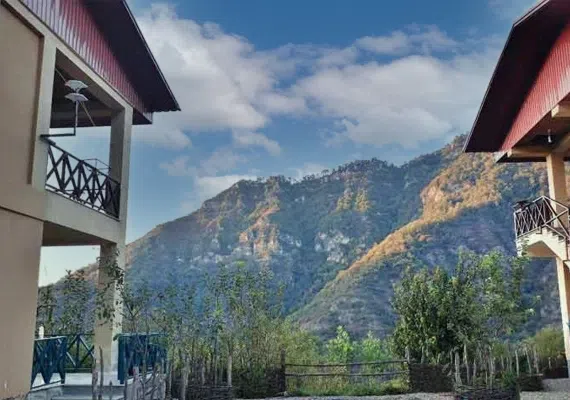 اقامتگاه بومگردی ریگ چشمه علی آباد کتول