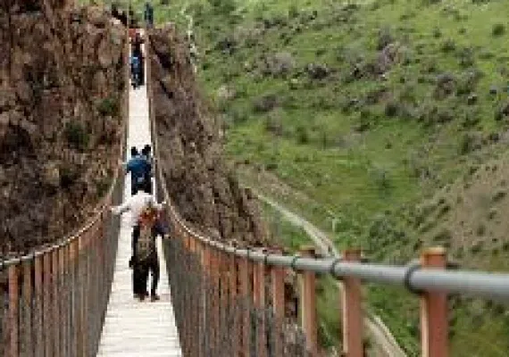 پل معلق پیرتقی هشتجین