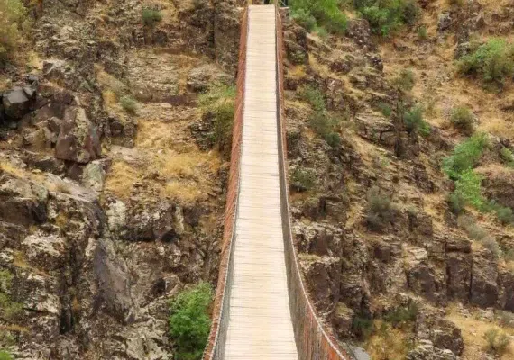 پل معلق پیرتقی هشتجین