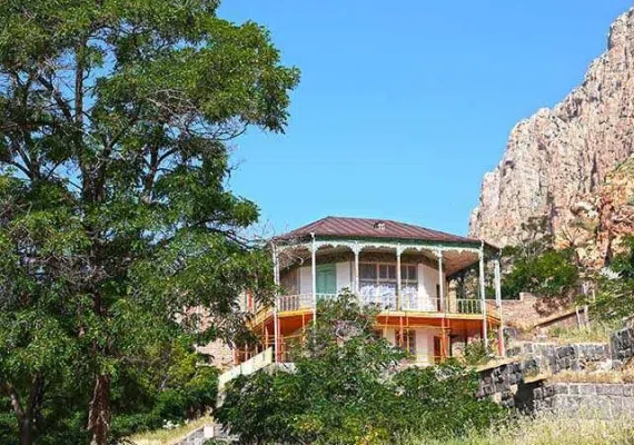 عمارت کلاه فرنگی ماکو