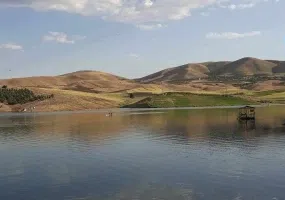 دریاچه سد وحدت