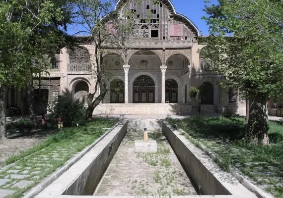 عمارت مشیر دیوان
