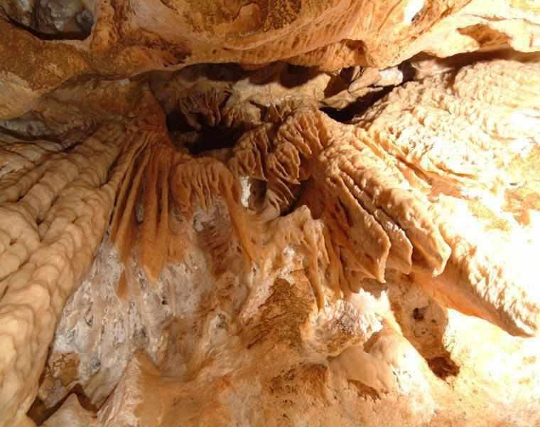 غار قوری قلعه