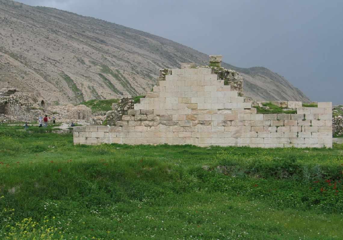 نیایشگاه آناهیتا