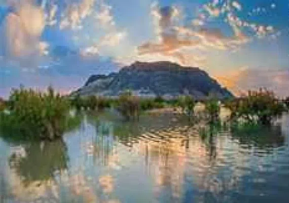 کوه خواجه، تخت جمشید خشتی ایران