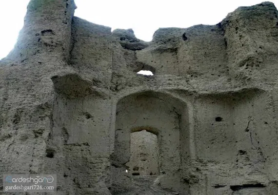 قلعه دِزَّک (سراوان)