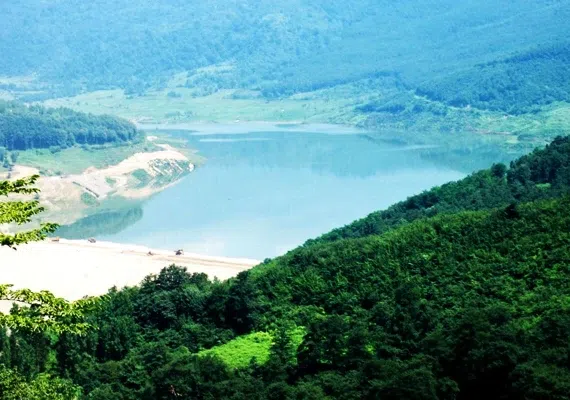 سد لفور (سد البرز) در کجا قرار دارد؟