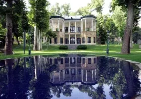 کاخ نیاوران