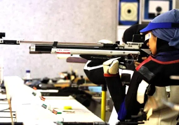 باشگاه انقلاب تهران