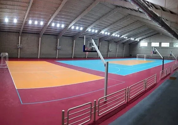 باشگاه انقلاب تهران