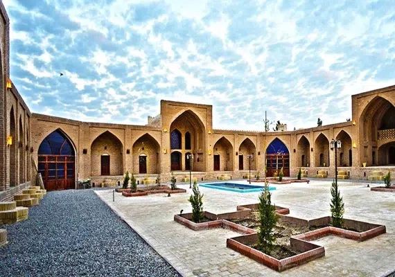 کاروانسرای چهل پایه