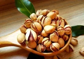 سوغات کرمان فقط زیره نیست! لیست کامل 14 سوغات این شهر زیبا + عکس