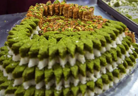 15 سوغات یزد که همه ی مسافران حداقل یکی از آنها را خریده اند|لیست کامل+عکس